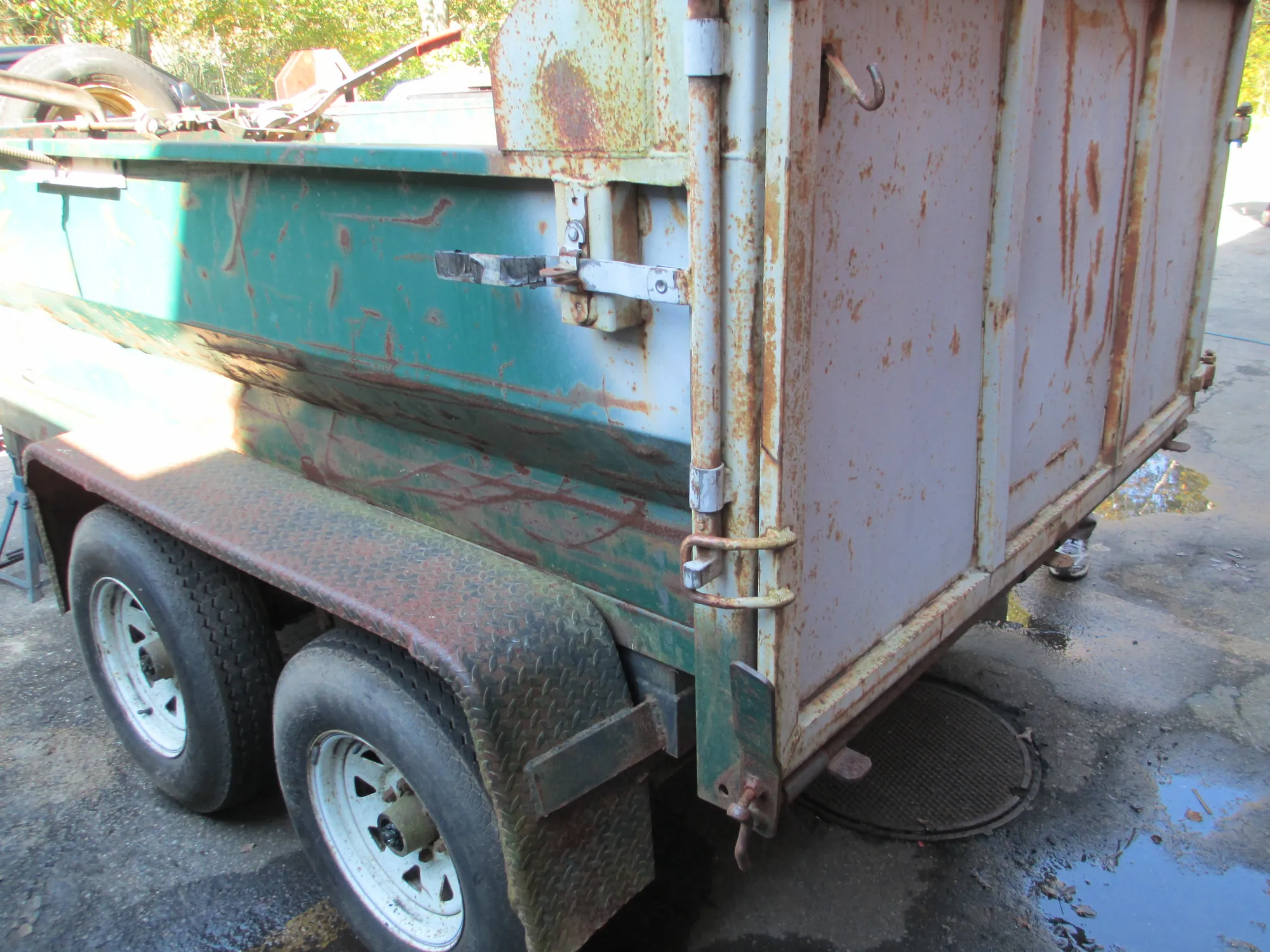 Dump trailer bed and side panels before restoration